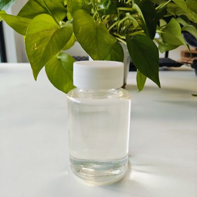 PEG-6 Caprylique / Capric Démaquillant Émulsifiant A une bonne capacité de nettoyage et d'émulsification Liquide jaunâtre