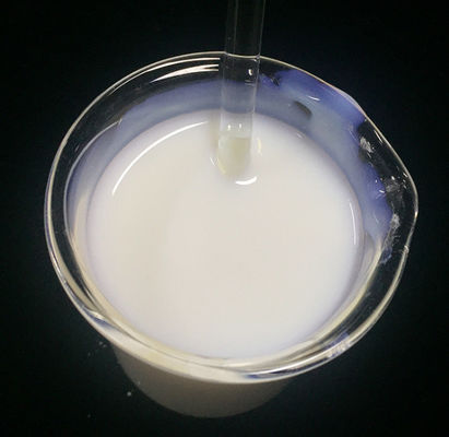 Amodiméthicone et chlorure de céteartrimonium et trideceth-12 dans les produits capillaires