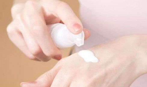 Polysorbate 60 émulsifiant traditionnel émulsifiant non ionique supérieur facile à formuler pour les applications de soins personnels