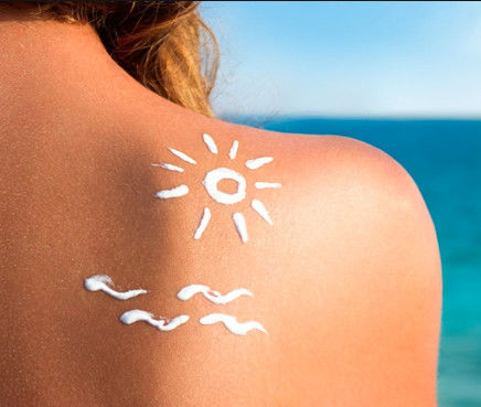 L'additif absorbant les rayons UV Benzophenone-3 Absorbant les rayons UV protège la peau des coups de soleil et du bronzage Cas131-57-7