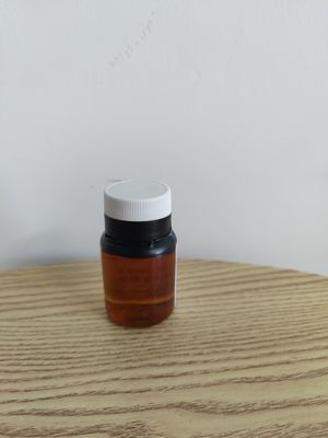 Le shampooing de réparation à base de protéines de blé hydrolysé rend les cheveux moelleux, lisses, élastiques et faciles à peigner