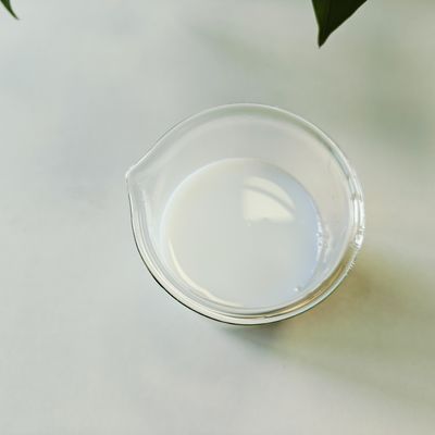 Modificateur de rhéologie des copolymères acrylates Liquide blanc laiteux Anionique Polymère acrylique Emulsion pour produits de conditionnement