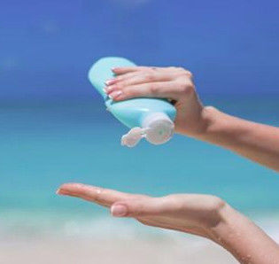 Acide sulfonique phénylbenzimidazole poudre additive de protection UVB pour les crèmes solaires