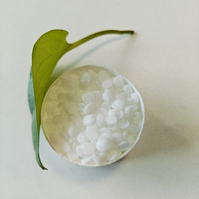 La tribéhenine CAS 18641-57-1 modificateur de la rhéologie a une bonne compatibilité avec les produits capillaires