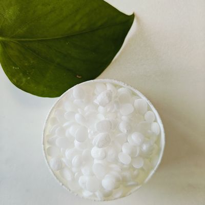 Tribéhénine CAS 18641-57-1 Modificateurs de la rhéologie Granule blanche solide pour les applications cosmétiques
