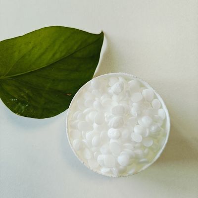 PEG-100 stéarate et stéarate de glycéryl 9004-99-3&amp;123-94-4 Surfactant émulsifiant Granules blancs à jaunâtres pour les cosmétiques