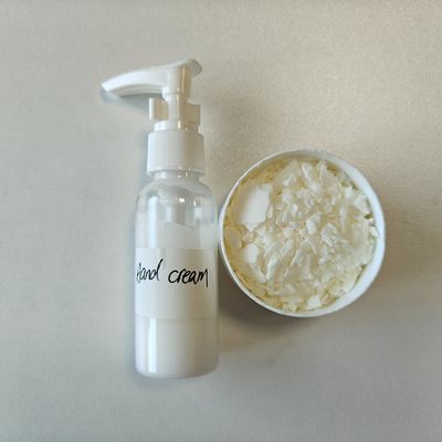 PEG-120 Trioléate de méthyle de glucose Cas 1338929-66-0 Ingrédient de soins personnels Émulsifiant Épaissississants dans les cosmétiques