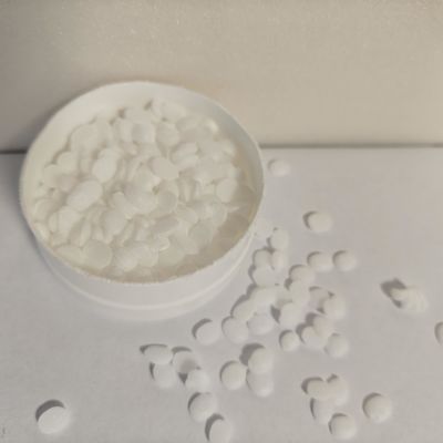 Chlorure de béhentrimonium 78-83% Surfactant cationique actif pour la nutrition cosmétique